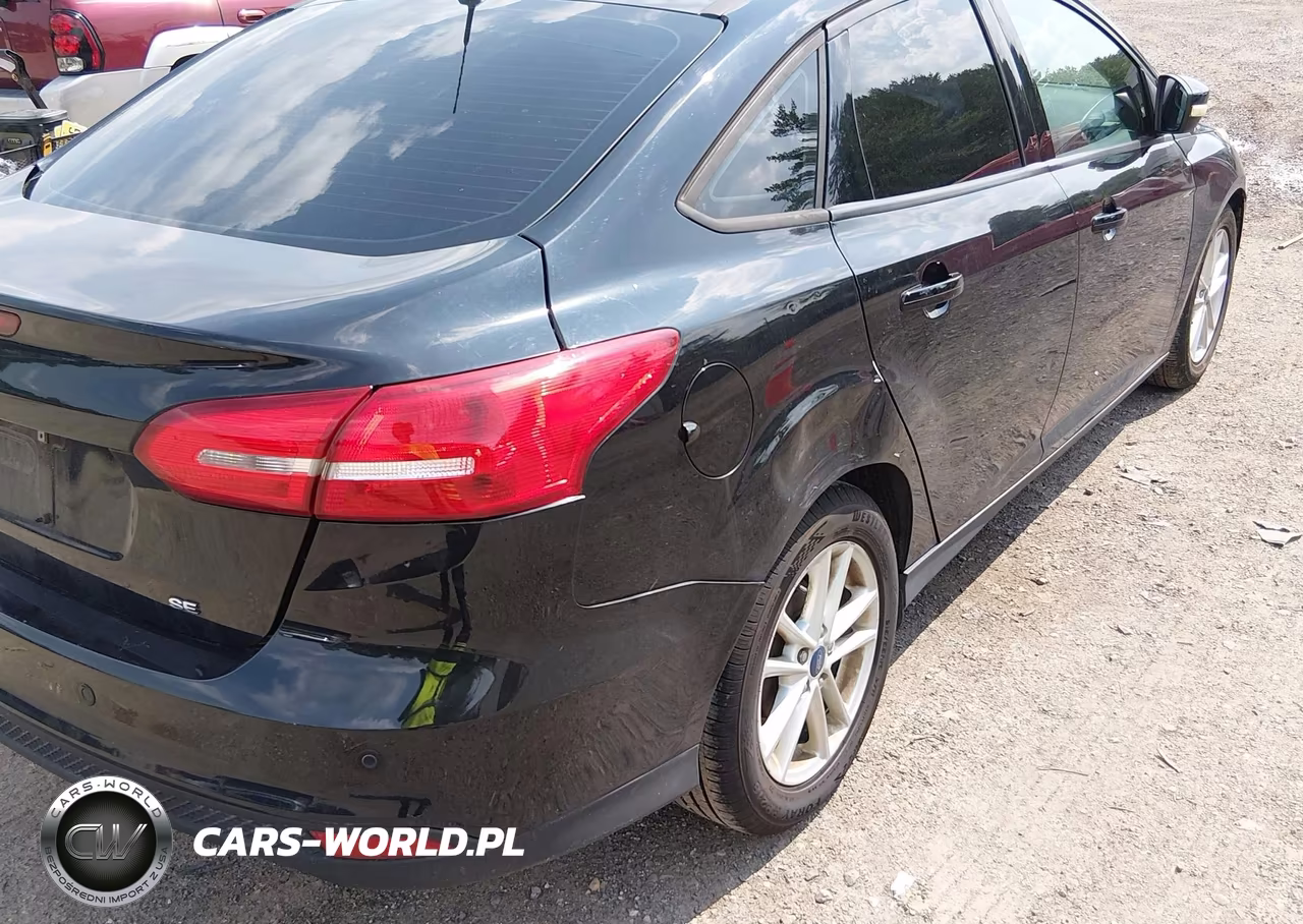 2016 Ford Focus Se VIN:1FADP3F22GL317994 - 11