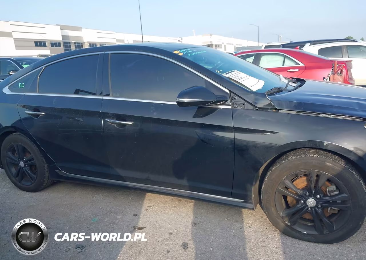 2018 Hyundai Sonata Sport+ VIN:5NPE34AF6JH701881 - 13