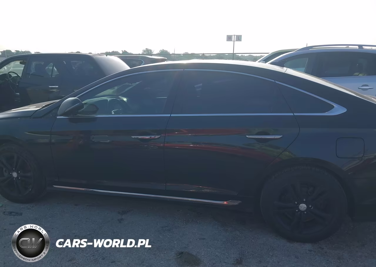 2018 Hyundai Sonata Sport+ VIN:5NPE34AF6JH701881 - 14