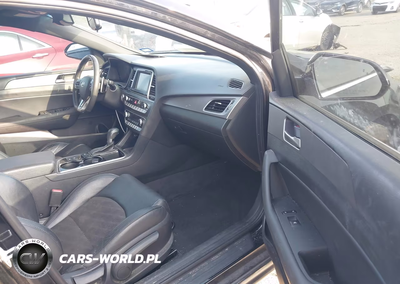 2018 Hyundai Sonata Sport+ VIN:5NPE34AF6JH701881 - 5
