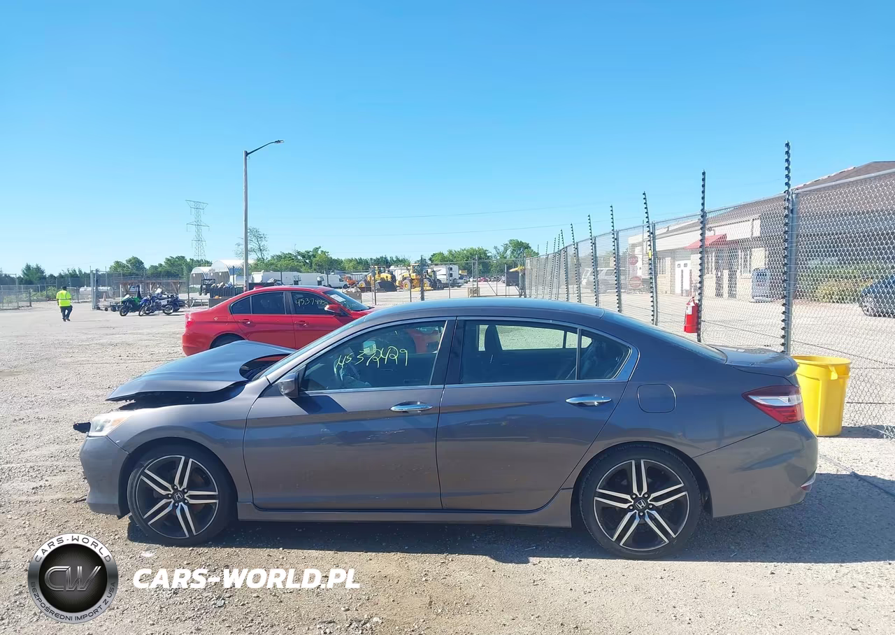 2017 Honda Accord Sport VIN:1HGCR2F57HA023722 - 14