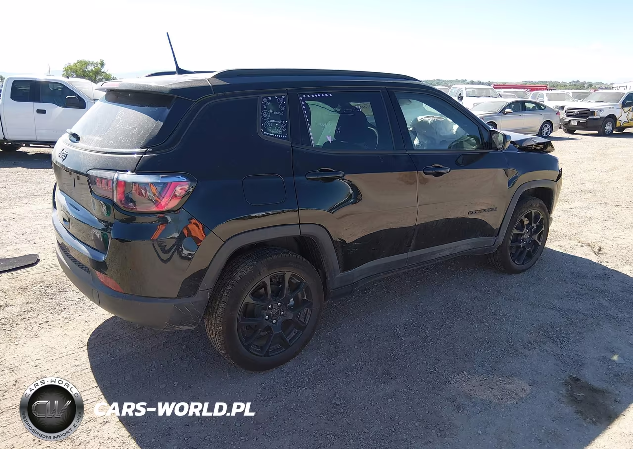 2026 Jeep Compass Latitude Altitude VIN:3C4NJDBNXTT169985 - 4