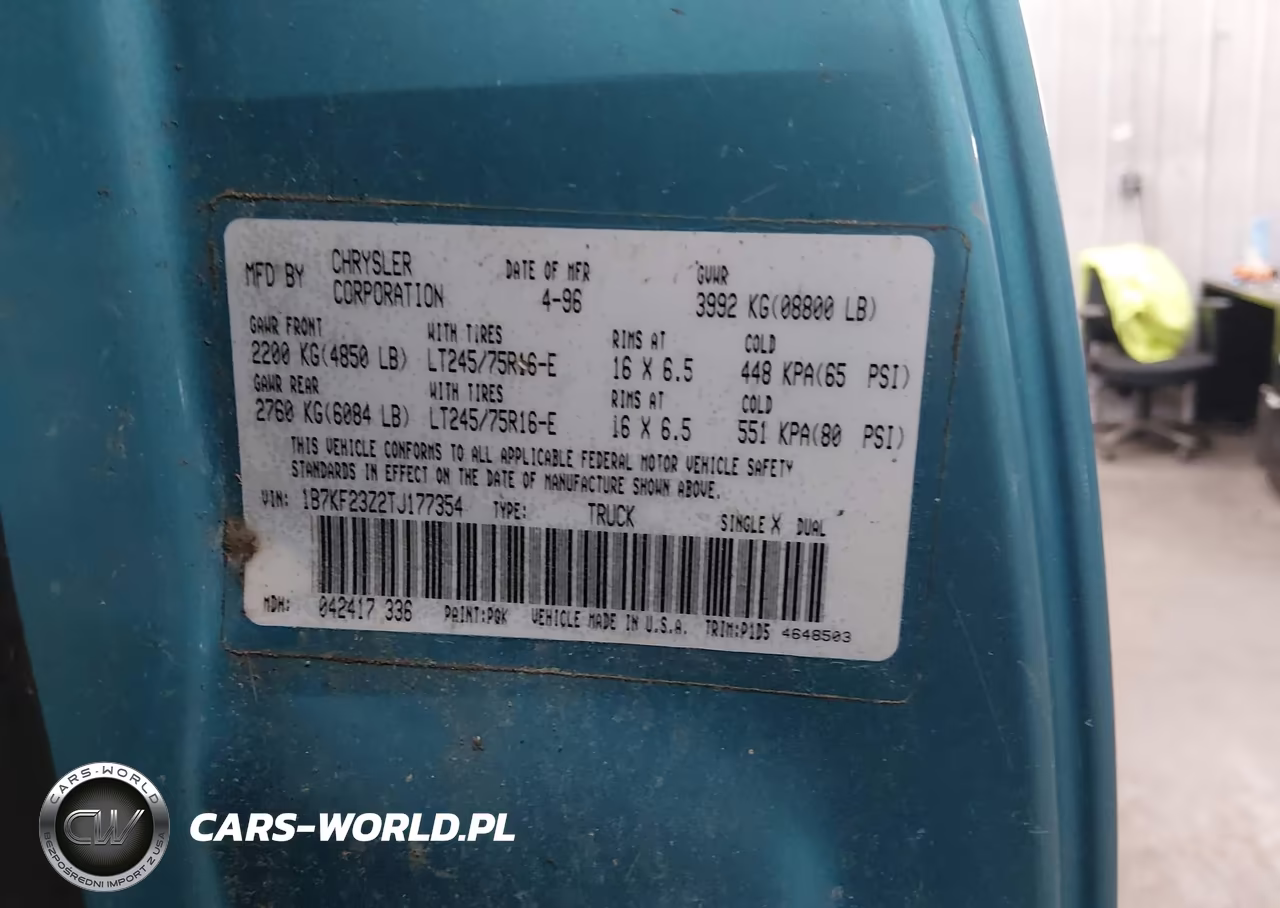 1996 Dodge Ram 2500 VIN:1B7KF23Z2TJ177354 - 9