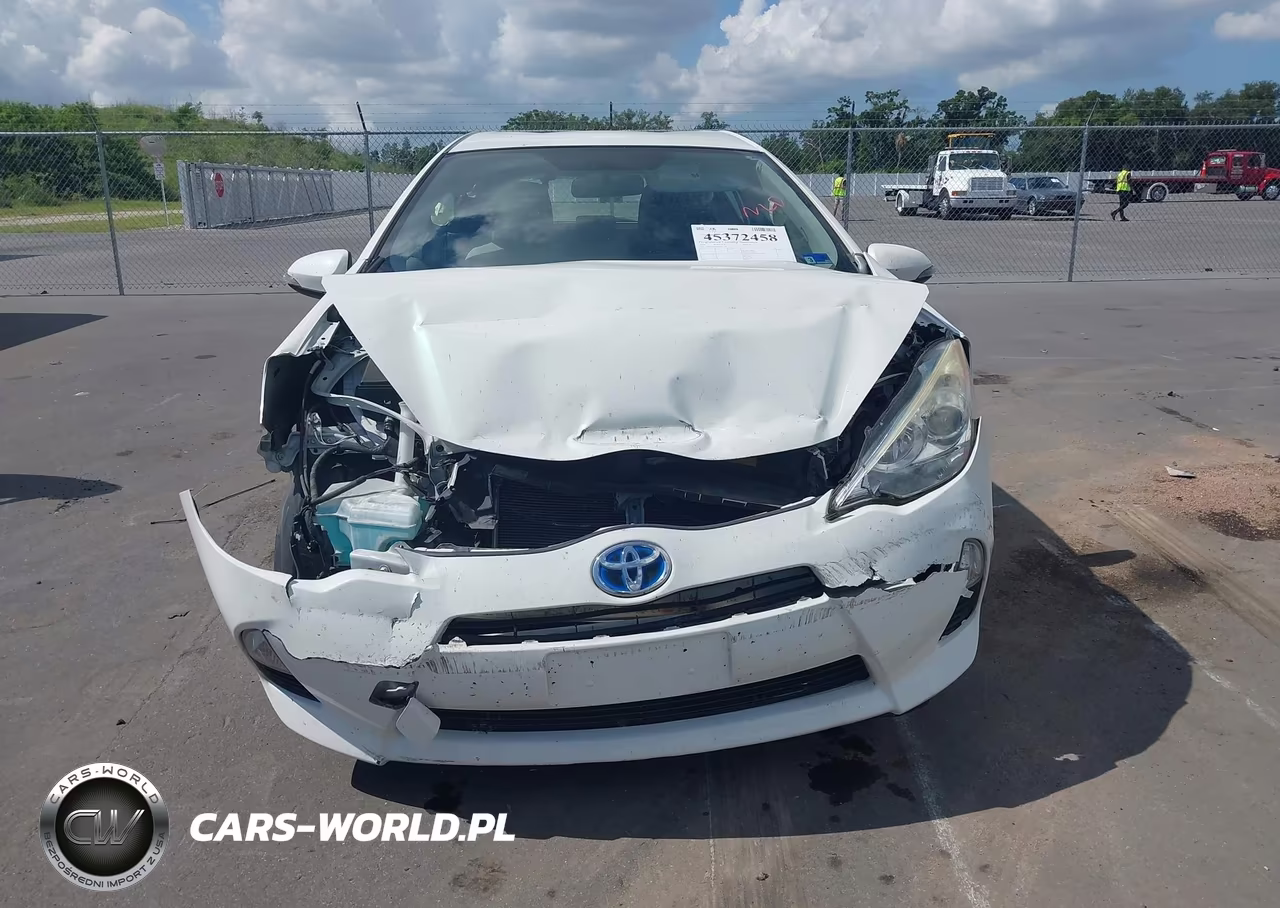 2014 Toyota Prius C VIN:JTDKDTB36E1081724 - 13