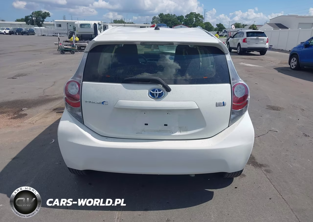 2014 Toyota Prius C VIN:JTDKDTB36E1081724 - 17