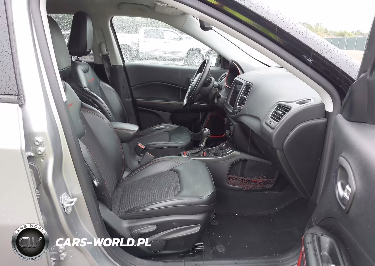 2019 Jeep Compass Trailhawk 4X4 VIN:3C4NJDDBXKT681974 - 5
