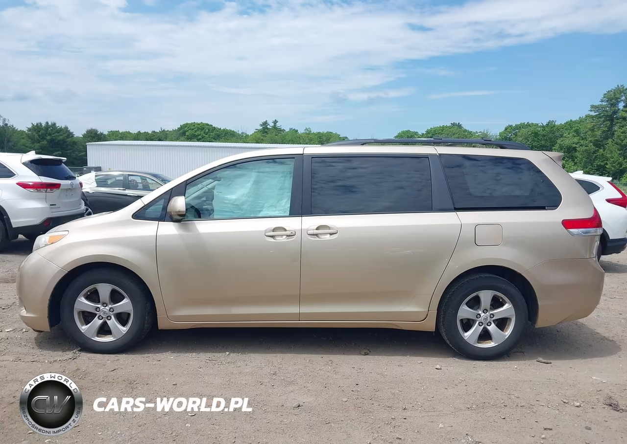 2011 Toyota Sienna Le V6 VIN:5TDKK3DC0BS025036 - 15