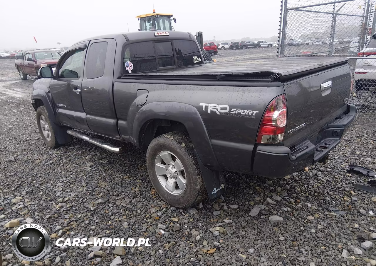 2014 Toyota Tacoma Base V6 VIN:5TFUU4EN2EX085696 - 3