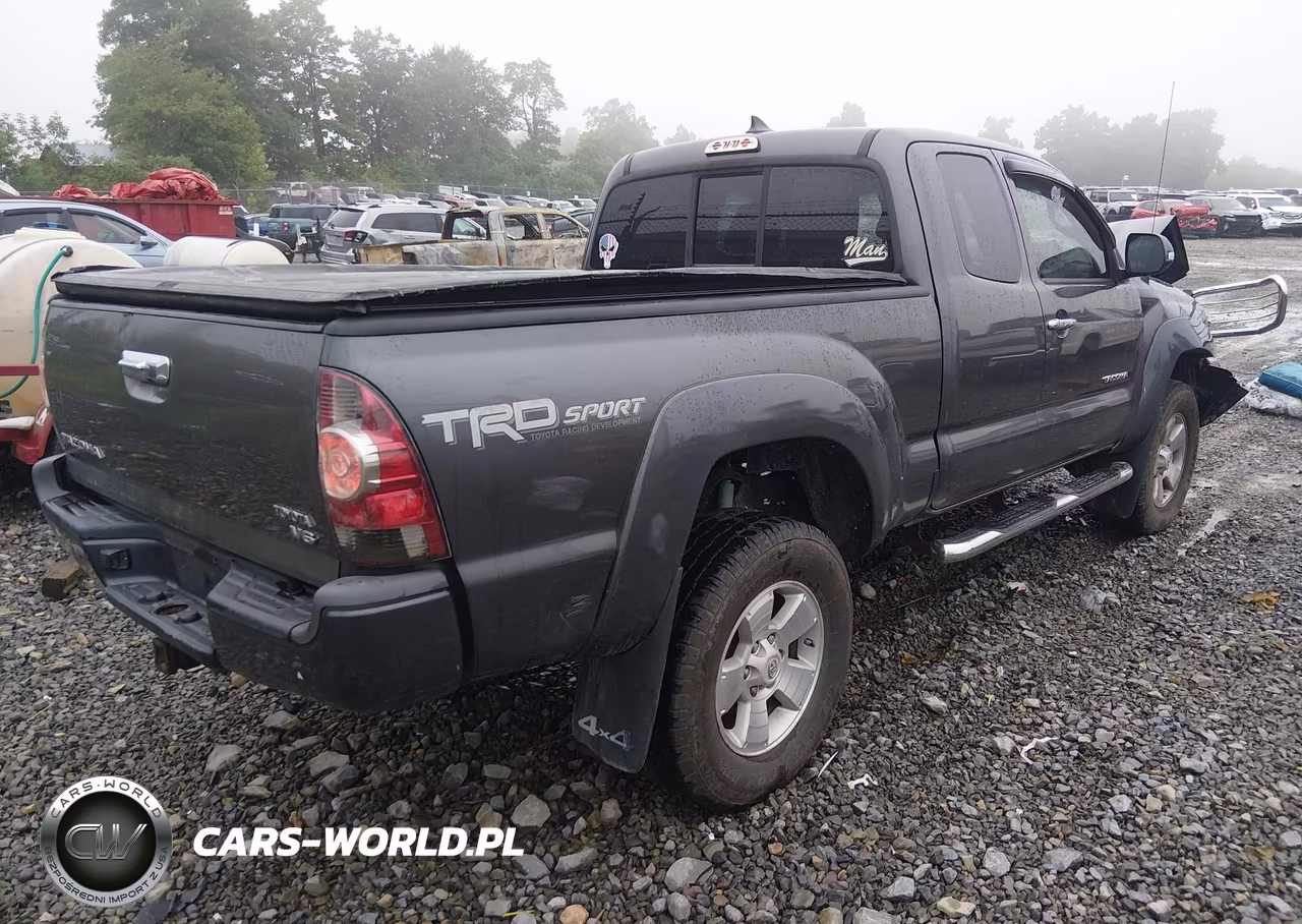 2014 Toyota Tacoma Base V6 VIN:5TFUU4EN2EX085696 - 4
