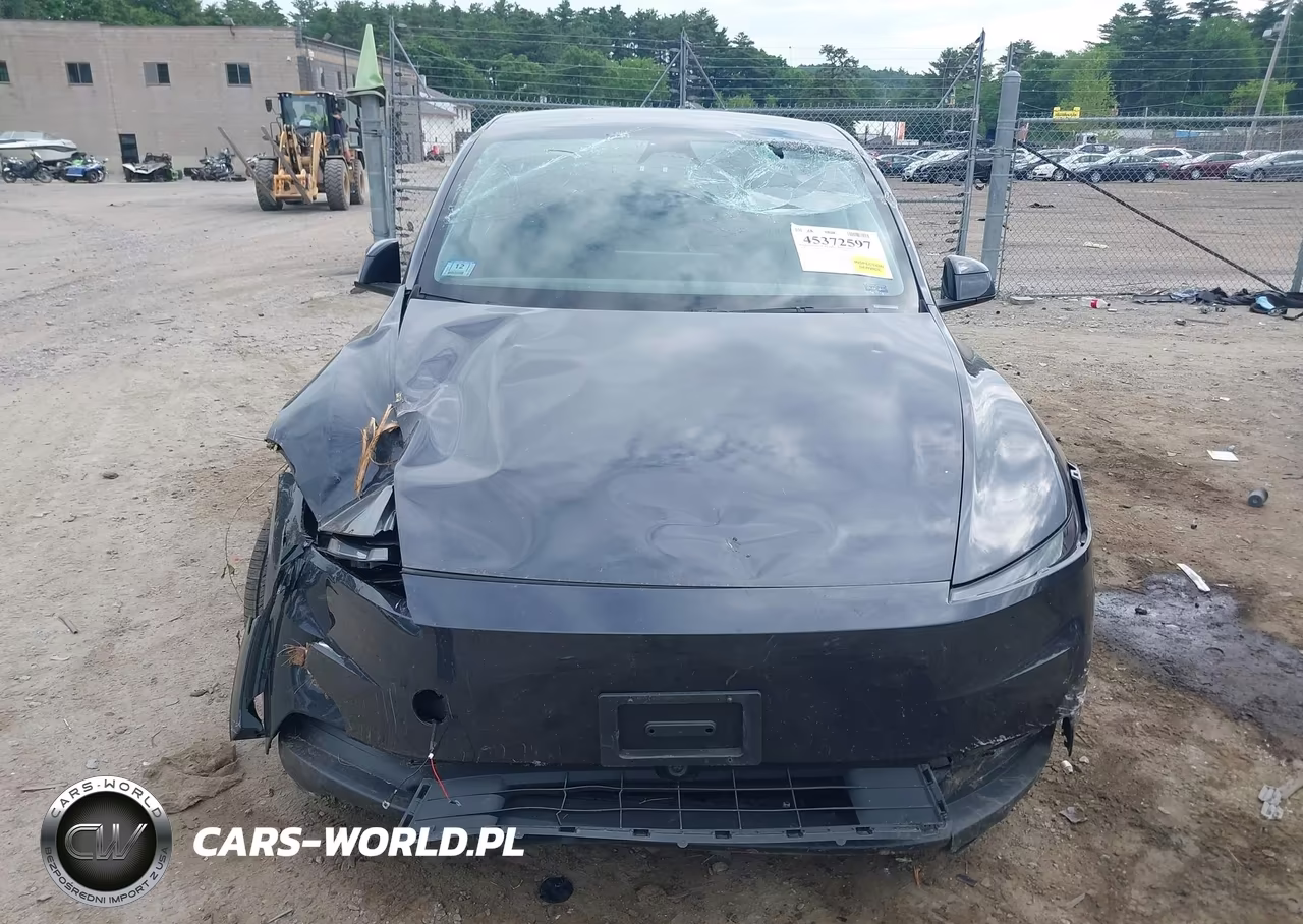 2026 Tesla Model Y VIN:7SAYGDEDXTA590330 - 11