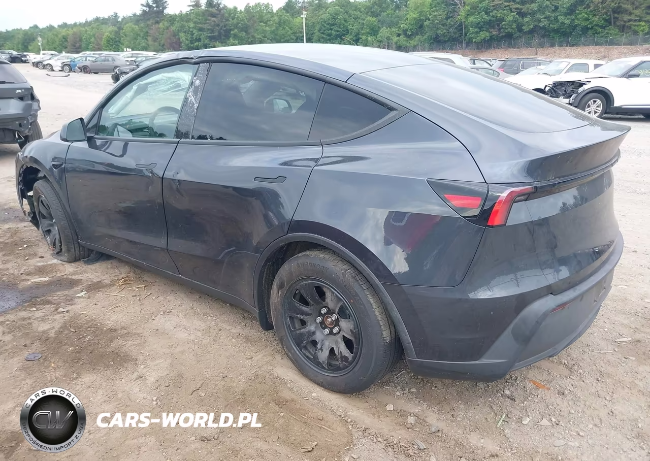 2026 Tesla Model Y VIN:7SAYGDEDXTA590330 - 3