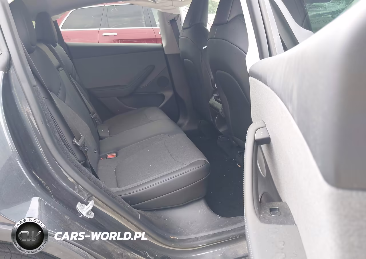 2026 Tesla Model Y VIN:7SAYGDEDXTA590330 - 8