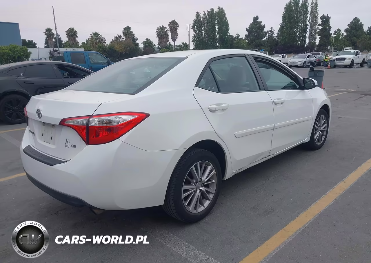 2015 Toyota Corolla Le Plus VIN:5YFBURHE7FP257785 - 4