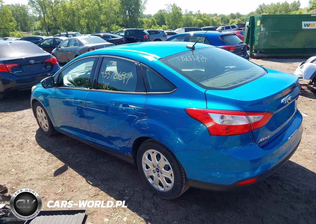 2012 Ford Focus Se VIN:1FAHP3F26CL250795 - 3