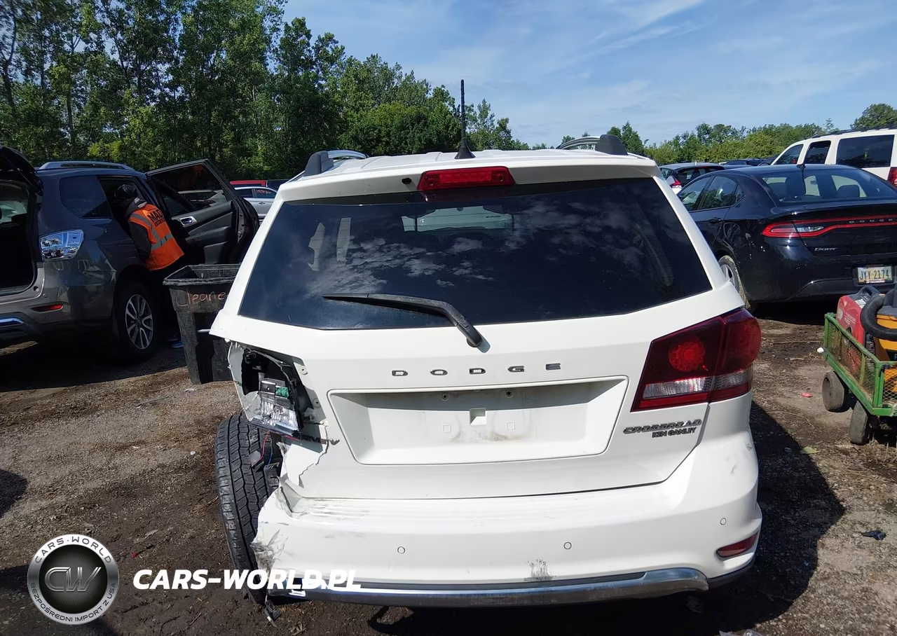 2020 Dodge Journey Crossroad VIN:3C4PDCGB0LT206678 - 15