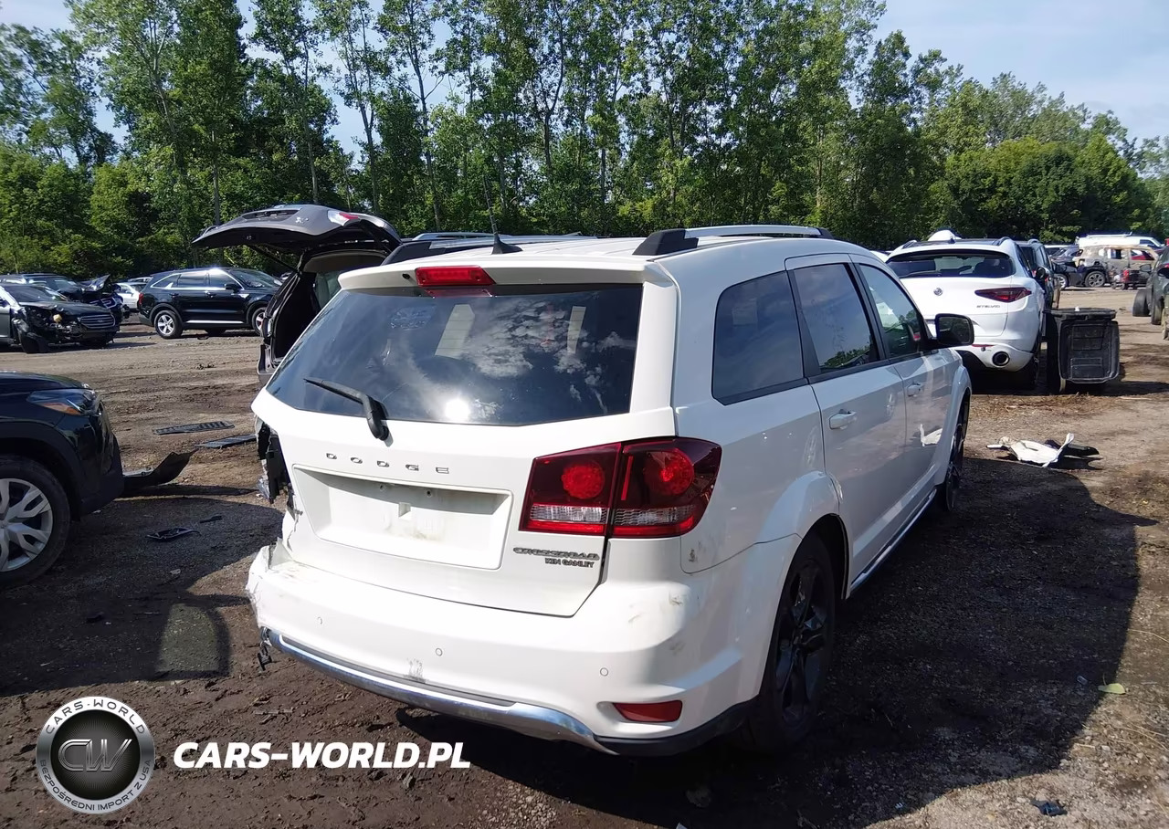 2020 Dodge Journey Crossroad VIN:3C4PDCGB0LT206678 - 4