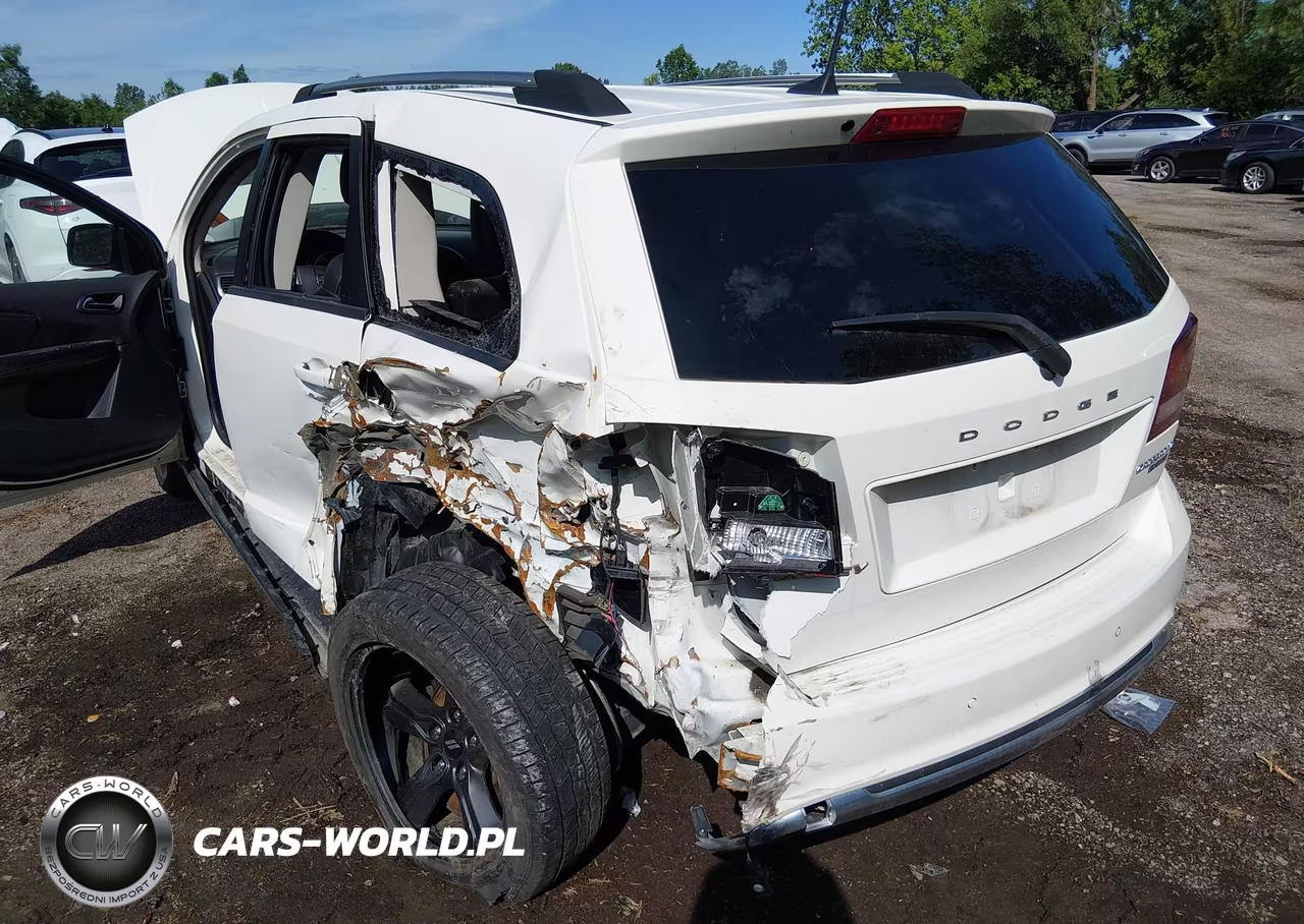 2020 Dodge Journey Crossroad VIN:3C4PDCGB0LT206678 - 6