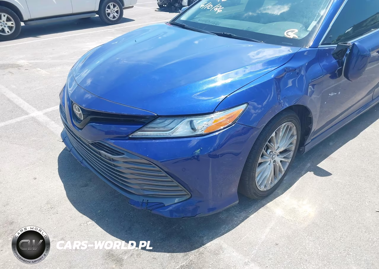 2018 Toyota Camry Xle VIN:4T1B11HK3JU513086 - 18