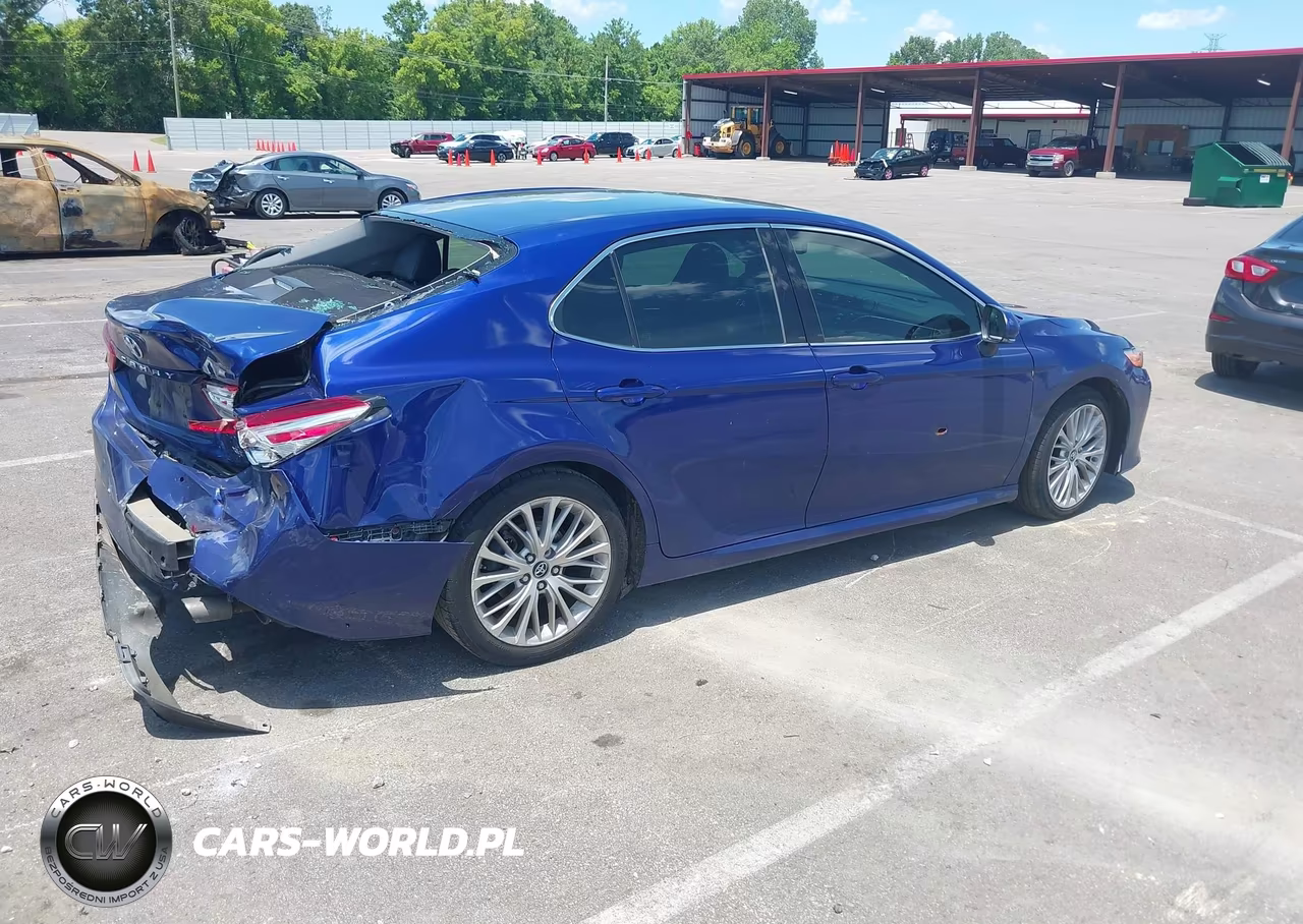2018 Toyota Camry Xle VIN:4T1B11HK3JU513086 - 4