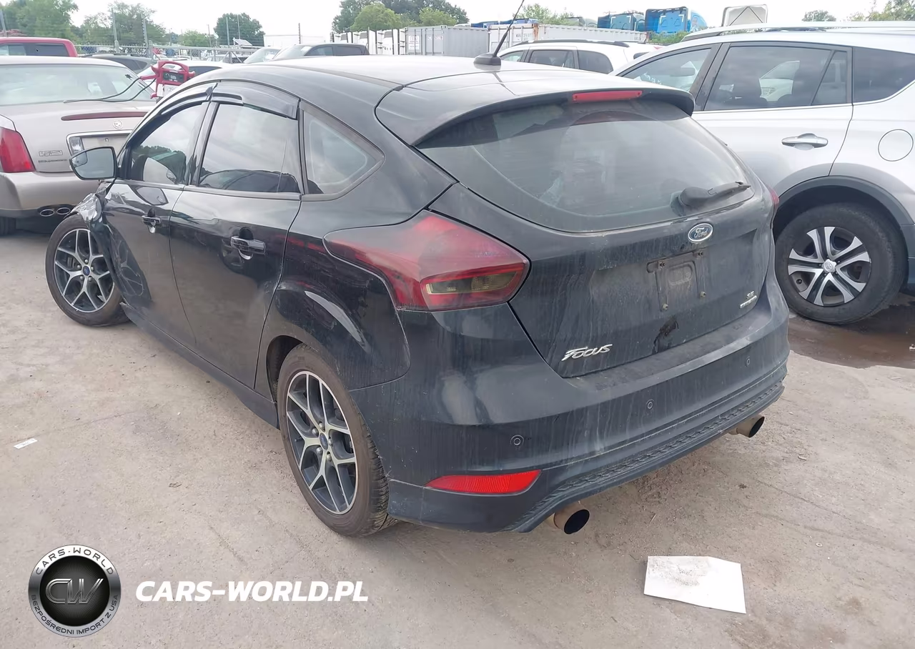 2016 Ford Focus Se VIN:1FADP3K22GL236757 - 3