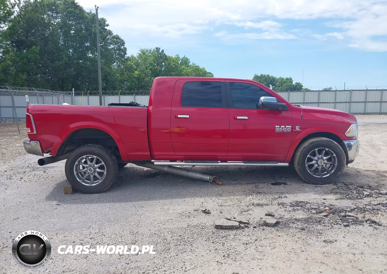 2015 Ram 2500 Laramie VIN:3C6UR5NL3FG603270 - 13