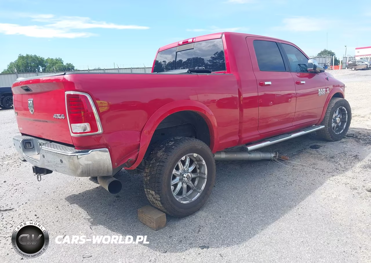 2015 Ram 2500 Laramie VIN:3C6UR5NL3FG603270 - 4
