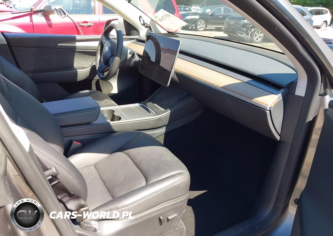 2025 Tesla Model Y Long Range Dual Motor Rear-Wheel Drive VIN:7SAYGDED3SF265651 - 5