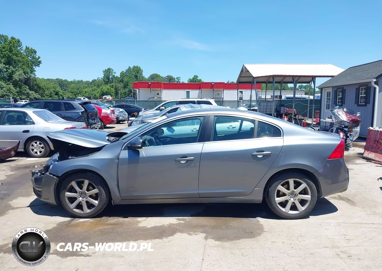 2016 Volvo S60 T5 Drive-E Premier VIN:YV126MFKXG2404245 - 14