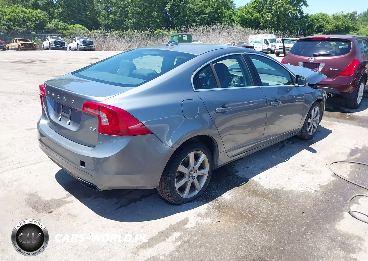 2016 Volvo S60 T5 Drive-E Premier VIN:YV126MFKXG2404245 - 4