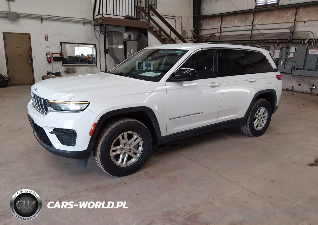 2023 Jeep Grand Cherokee Laredo 4X4 VIN:1C4RJHAG3P8886700 - 2