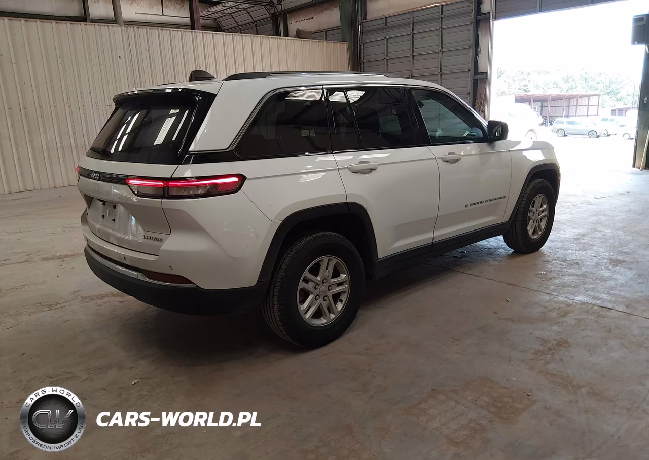 2023 Jeep Grand Cherokee Laredo 4X4 VIN:1C4RJHAG3P8886700 - 4