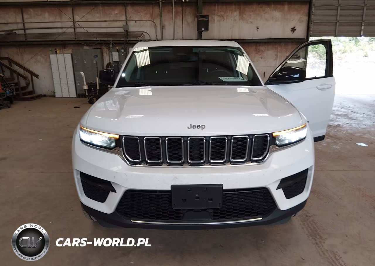 2023 Jeep Grand Cherokee Laredo 4X4 VIN:1C4RJHAG3P8886700 - 6