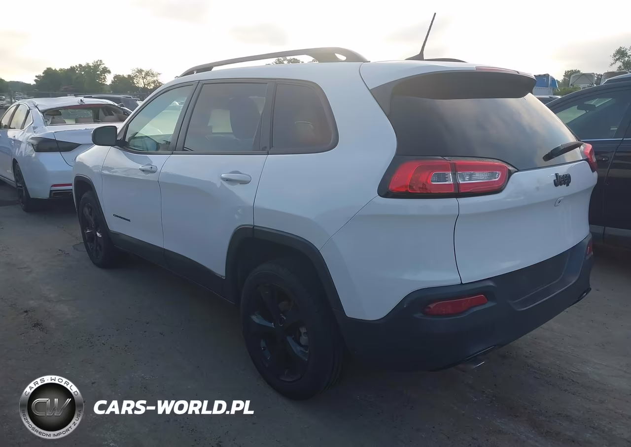 2018 Jeep Cherokee Latitude Fwd VIN:1C4PJLCB1JD580590 - 3
