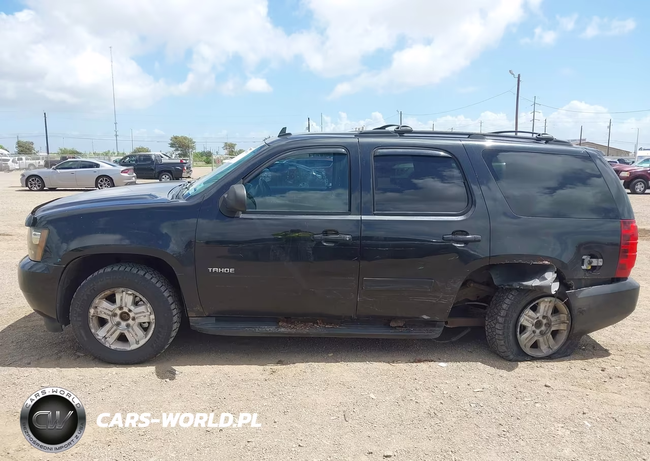 2011 Chevrolet Tahoe Ls VIN:1GNSKAE02BR353069 - 14