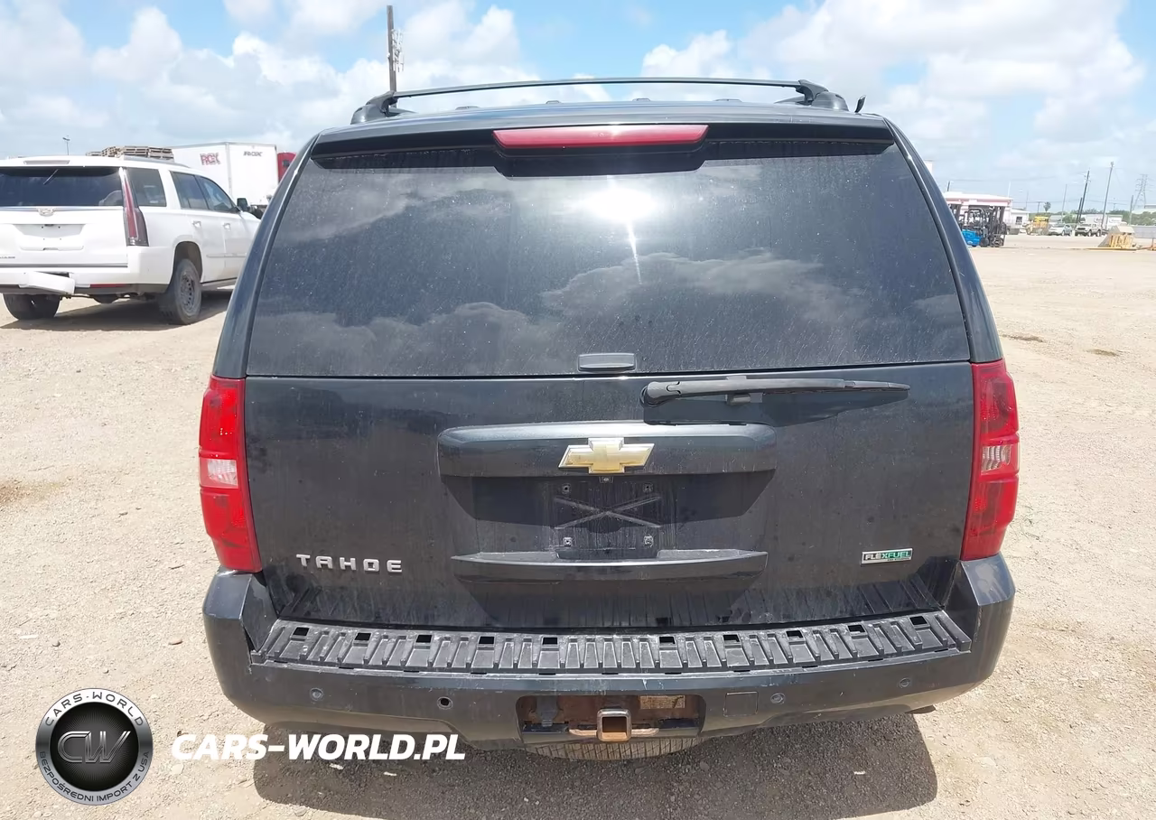 2011 Chevrolet Tahoe Ls VIN:1GNSKAE02BR353069 - 16