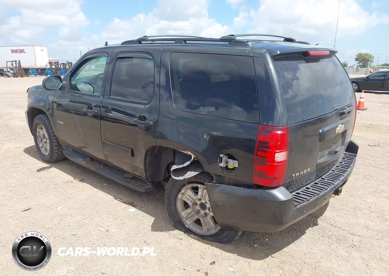2011 Chevrolet Tahoe Ls VIN:1GNSKAE02BR353069 - 3