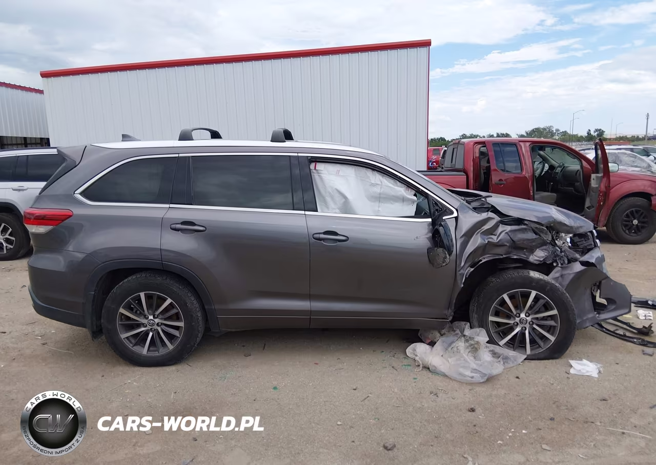 2018 TOYOTA HIGHLANDER SE VIN:5TDJZRFH8JS523194 - 13