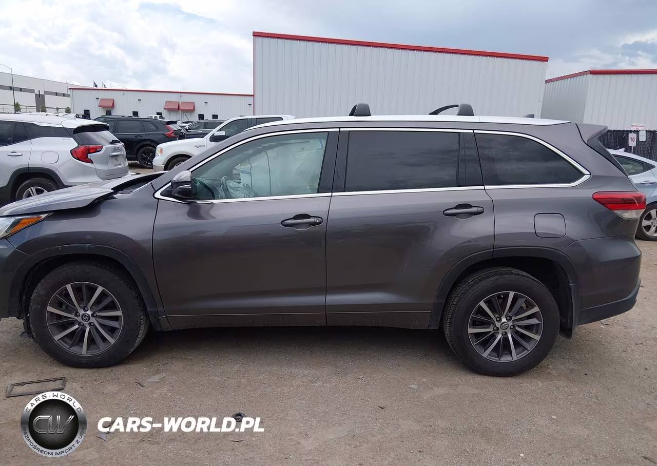 2018 TOYOTA HIGHLANDER SE VIN:5TDJZRFH8JS523194 - 14