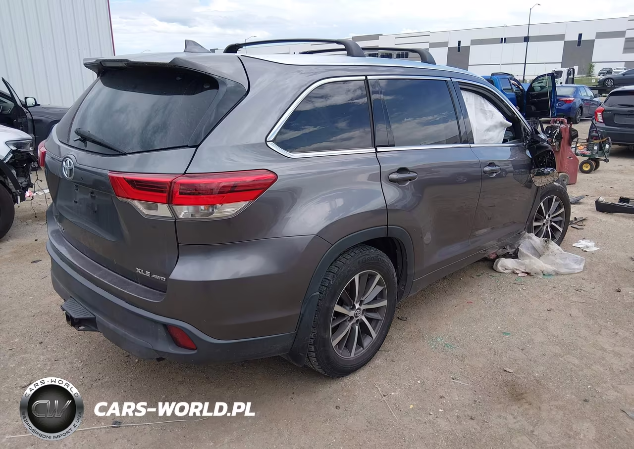 2018 TOYOTA HIGHLANDER SE VIN:5TDJZRFH8JS523194 - 4