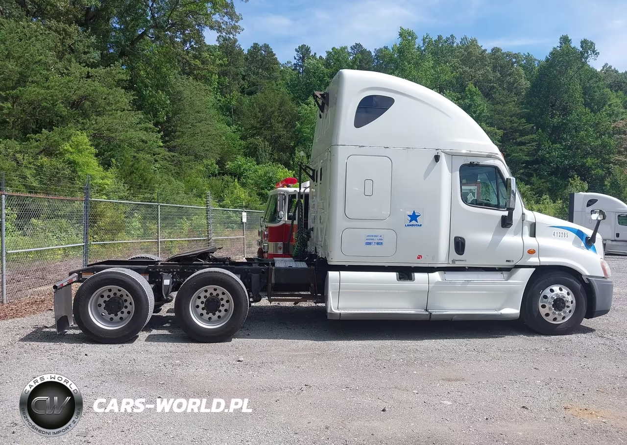 2011 Freightliner Cascadia 125 VIN:1FUJGLDRXBSBB9568 - 13