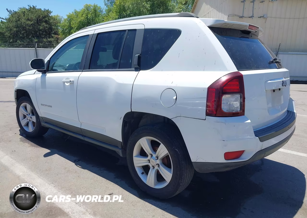 2016 Jeep Compass Latitude VIN:1C4NJCEA6GD614978 - 3