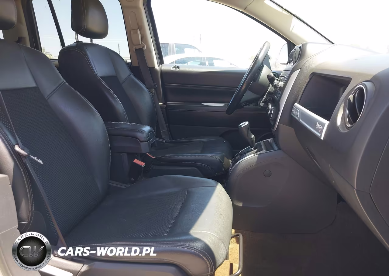 2016 Jeep Compass Latitude VIN:1C4NJCEA6GD614978 - 5