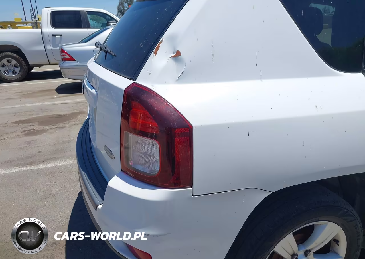 2016 Jeep Compass Latitude VIN:1C4NJCEA6GD614978 - 6