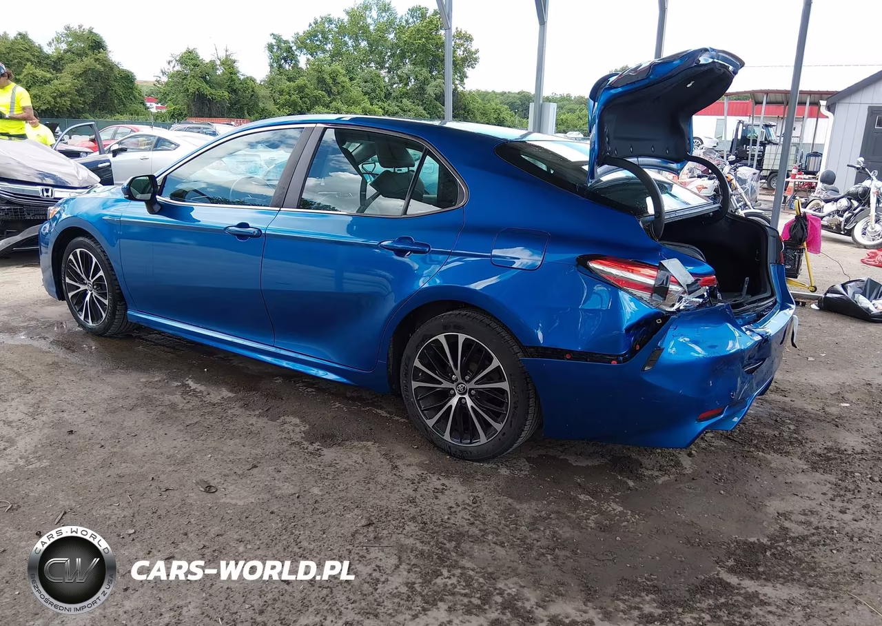 2018 Toyota Camry Se VIN:4T1B11HK8JU114111 - 3