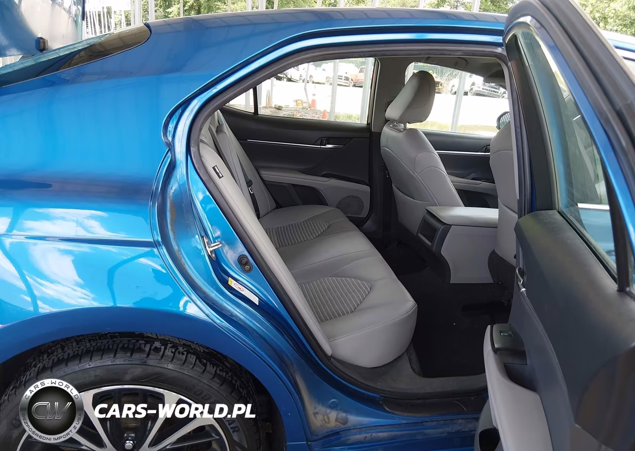 2018 Toyota Camry Se VIN:4T1B11HK8JU114111 - 8