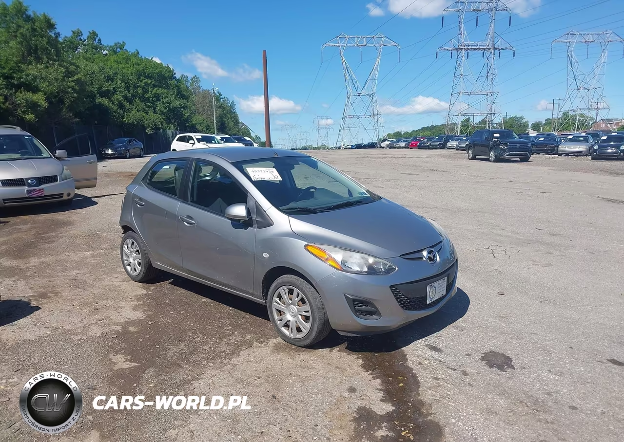 2013 Mazda Mazda2 Sport – zdjęcie 1 z 13