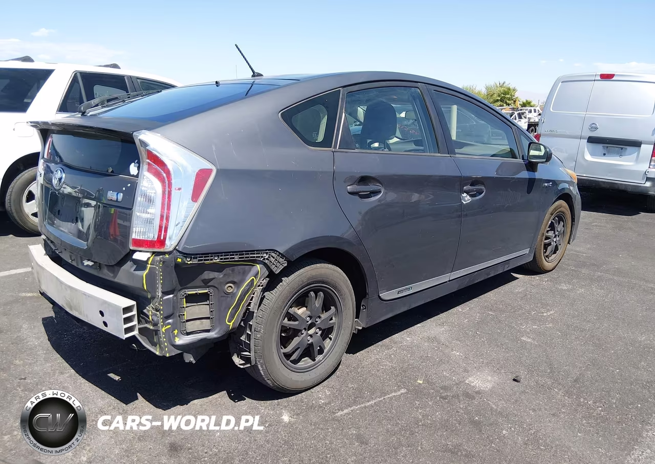2012 Toyota Prius Two VIN:JTDKN3DU8C5453881 - 4