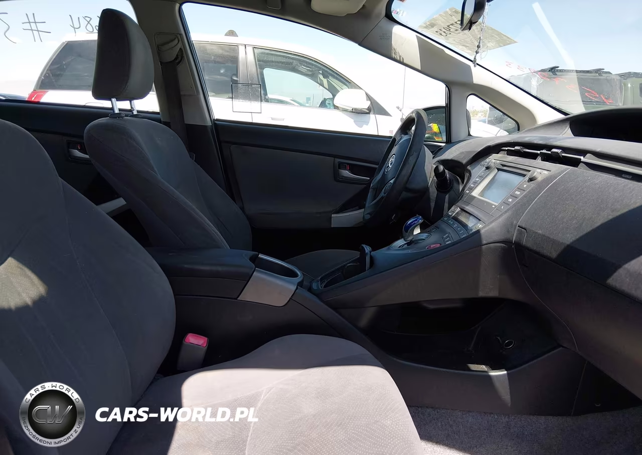 2012 Toyota Prius Two VIN:JTDKN3DU8C5453881 - 5
