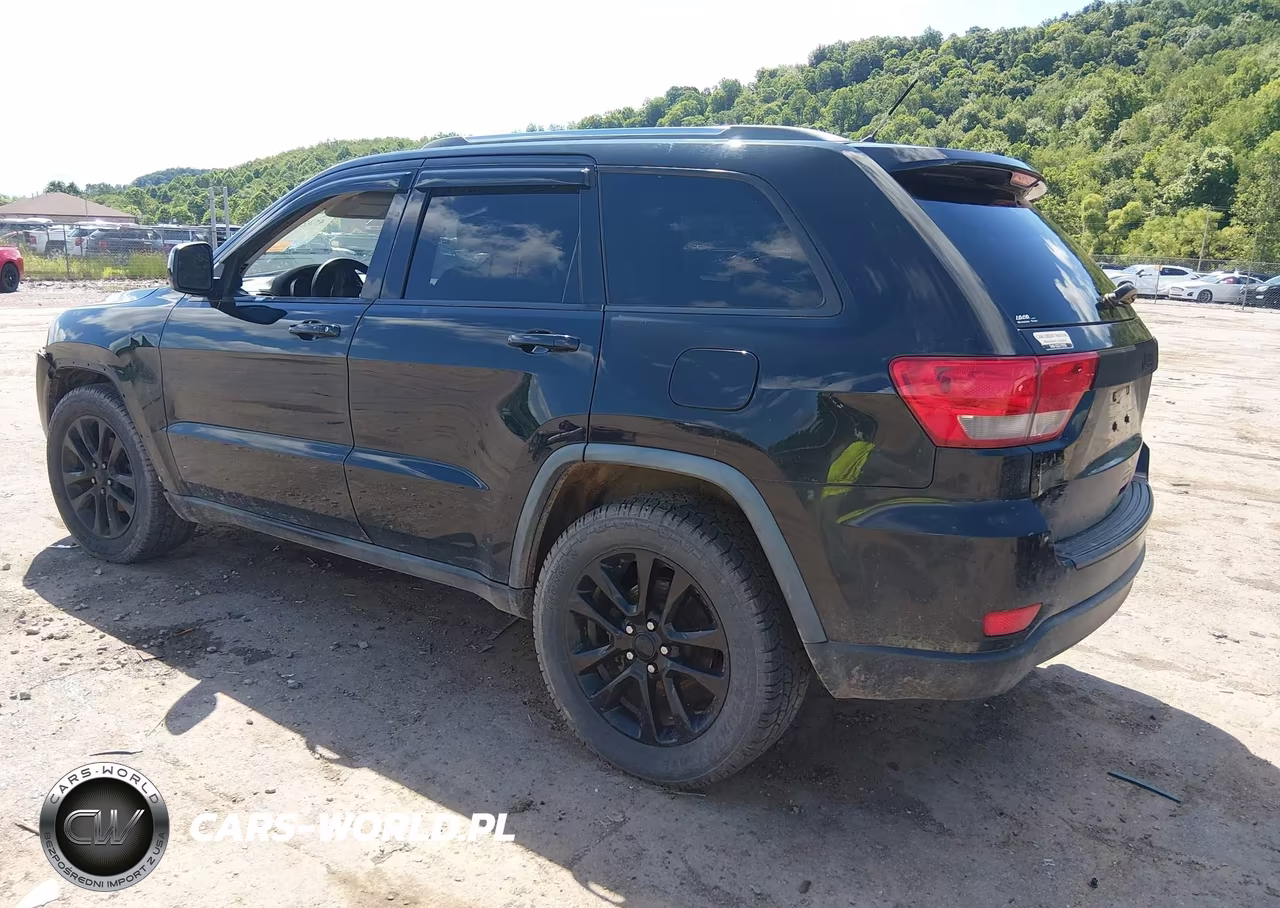 2011 Jeep Grand Cherokee Laredo VIN:1J4RR4GGXBC554939 - 3