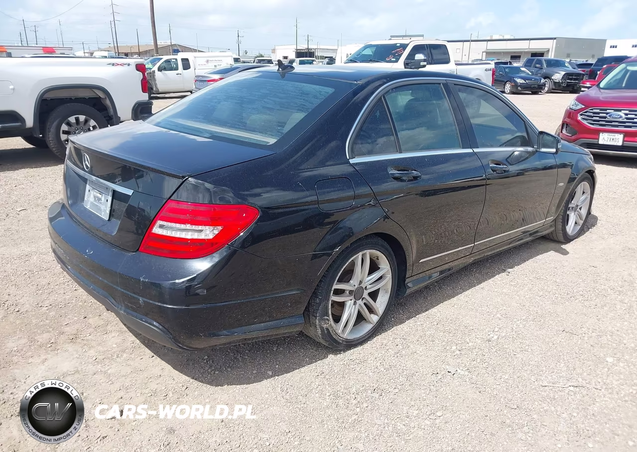 2012 Mercedes-Benz C 250 Sport VIN:WDDGF4HB1CR200269 - 4